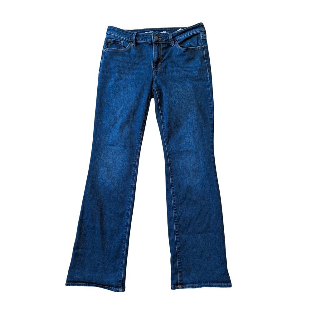 OLD NAVY Woman's Jeans/Pants Mid RISE, KICKER BOOTCUT, size 8; SHORT/PETITE